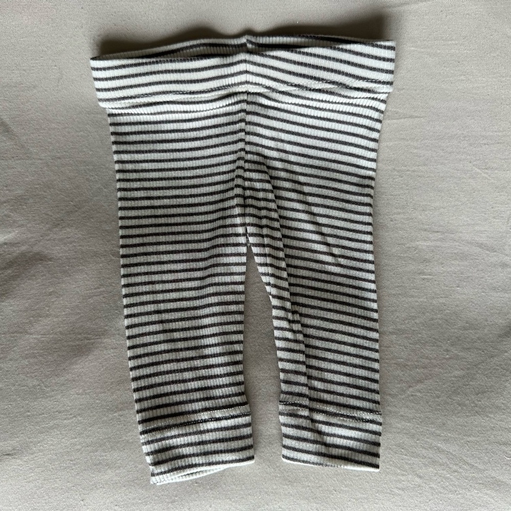 Black and White Striped Leggings Stretchy Knit Bottoms